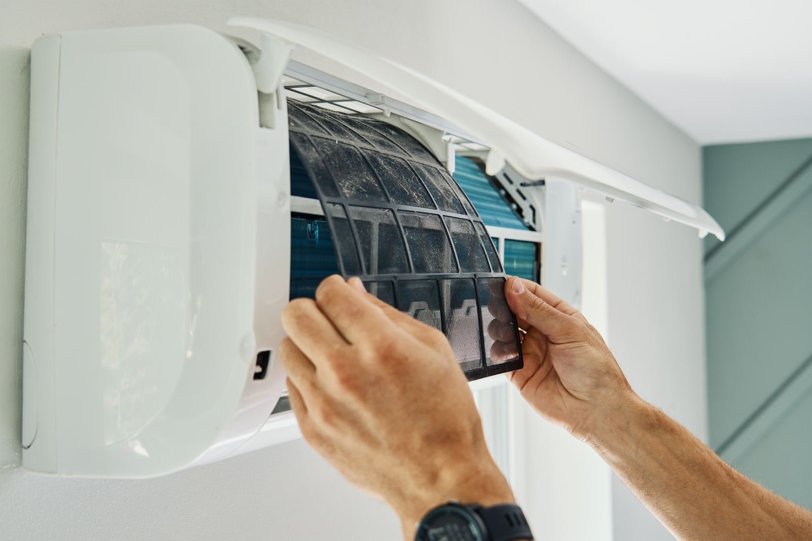 Onderhoud van een airco-filter door Elysicon
